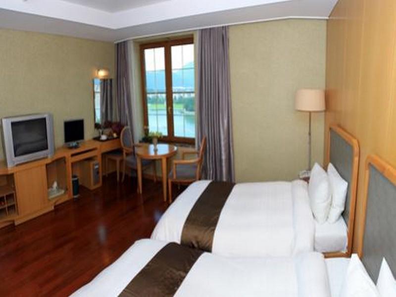 Hotel Avenue Changwon Extérieur photo