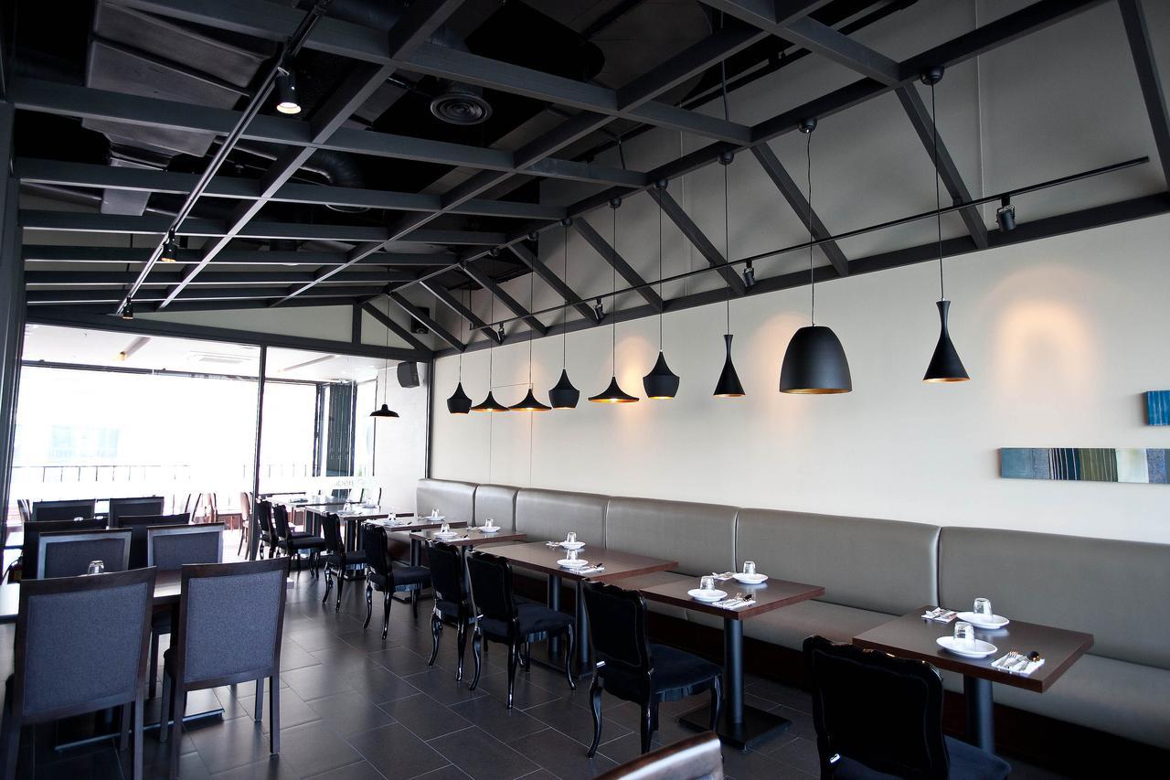 Hotel Avenue Changwon Extérieur photo