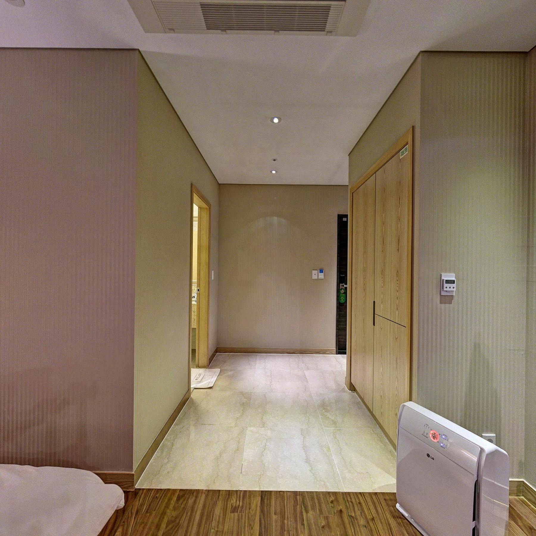 Hotel Avenue Changwon Extérieur photo